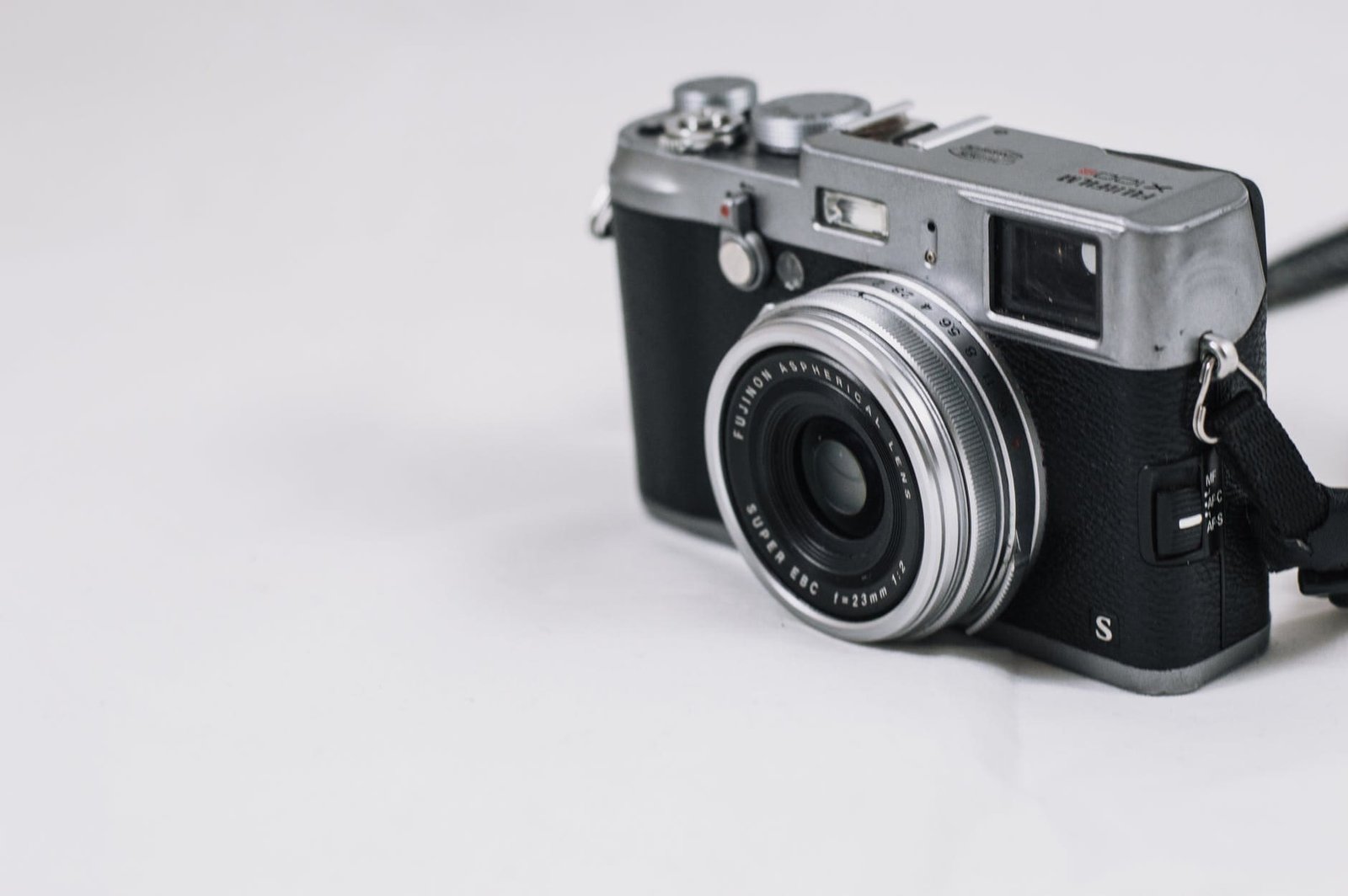 best mirrorless camera under $1000