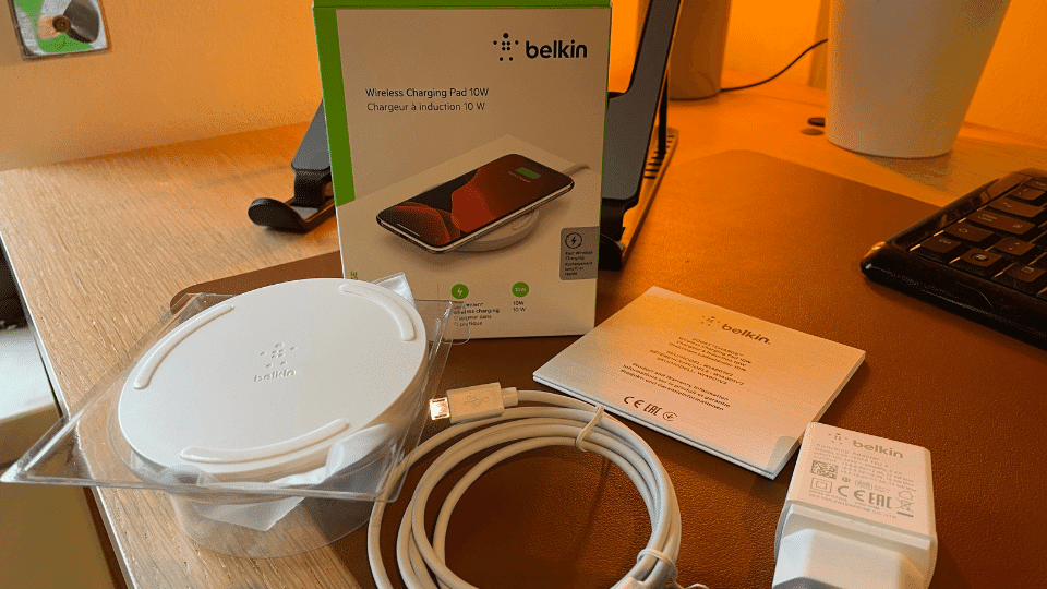 Belkin's wireless charger unboxing